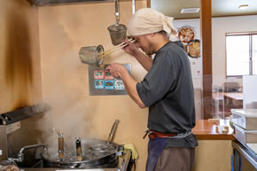 コシのある歯ごたえの麺